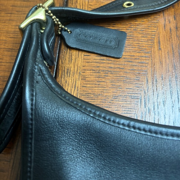 Extremely rare made in USA Coach Black Leather Crossbody Bag - Picture 10 of 12
